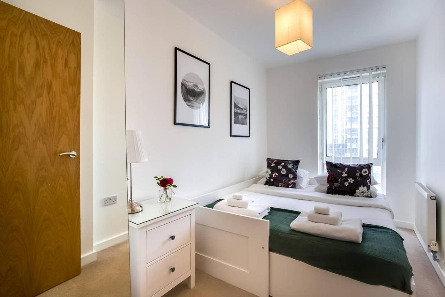 Guestready - Comfort By The Thames, W/ Balcony London Exterior photo