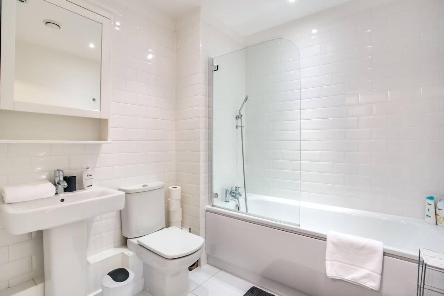 Guestready - Comfort By The Thames, W/ Balcony London Exterior photo