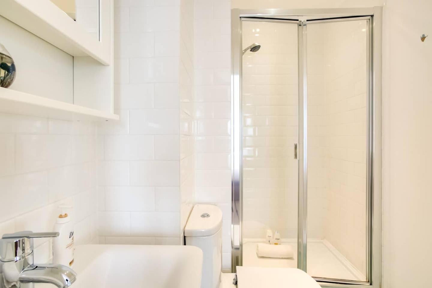 Guestready - Comfort By The Thames, W/ Balcony London Exterior photo