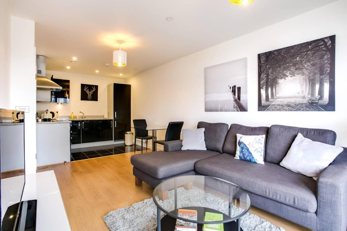Guestready - Comfort By The Thames, W/ Balcony London Exterior photo
