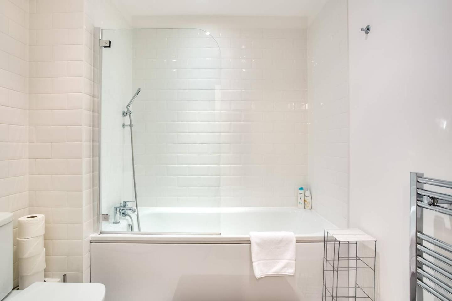 Guestready - Comfort By The Thames, W/ Balcony London Exterior photo